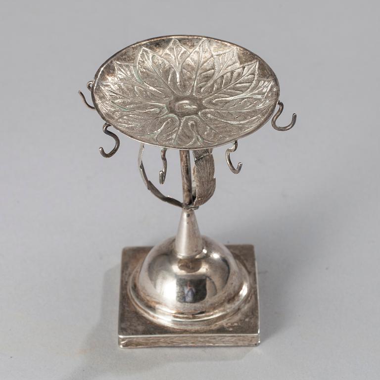 SMYCKESTÄLLNING, silver, Sverige 1847.