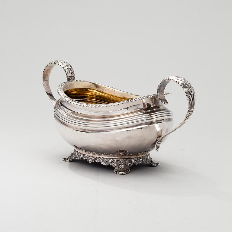 SOCKERSKÅL, sterling silver, Rebecca Emes & Edw. Barnard I, London 1825. Vikt 392 g.