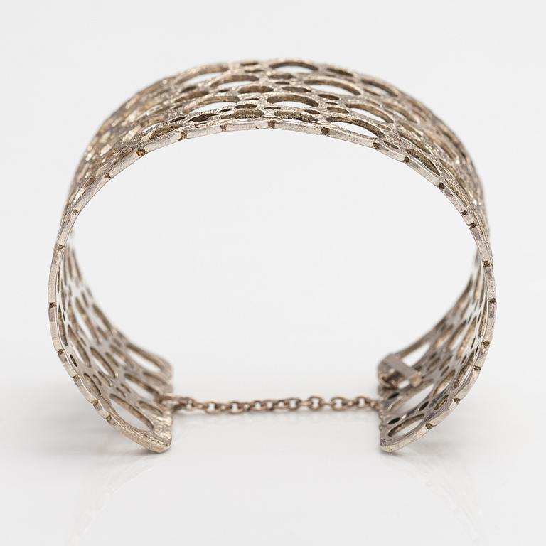 Liisa Vitali, A silver bracelet "Pitsi". Westerback, Helsinki 1971.