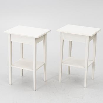 Sängbord, ett par, gustaviansk stil, 1900-talets andra hälft.