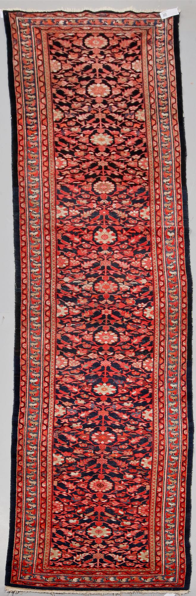 MATTA, orientalisk, semiantik. 100 x 400 cm.