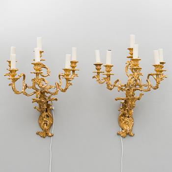 SEINÄKYNTTELIKKÖPARI, kullattua puuta, uusrokokoo, noin 1870-1880-luku.