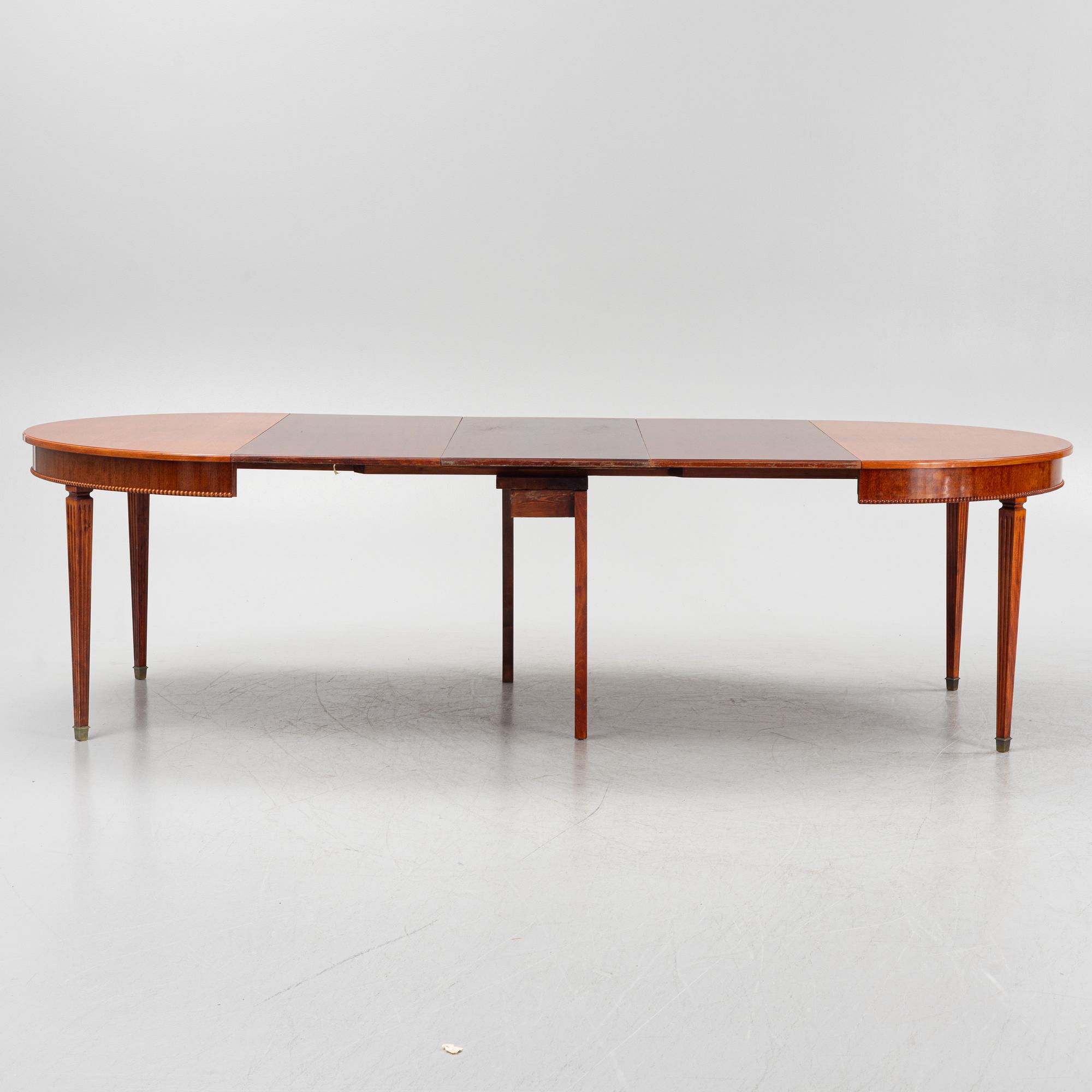 Matbord, gustaviansk stil, 1900-tal.