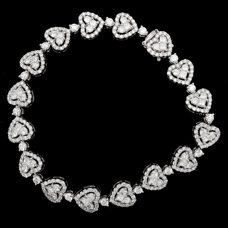 BRACELET, brilliant cut diamonds, tot. app. 7.0 cts.