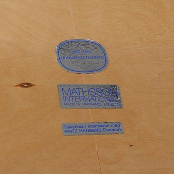 MATBORD, "Superellips", design Bruno Mathsson, Piet Hein. Bruno Mathsson International Värnamo.
