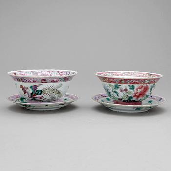SKÅLAR MED FAT, ett par, porslin, Kina, sen Qing dynasti, 1800-tal.