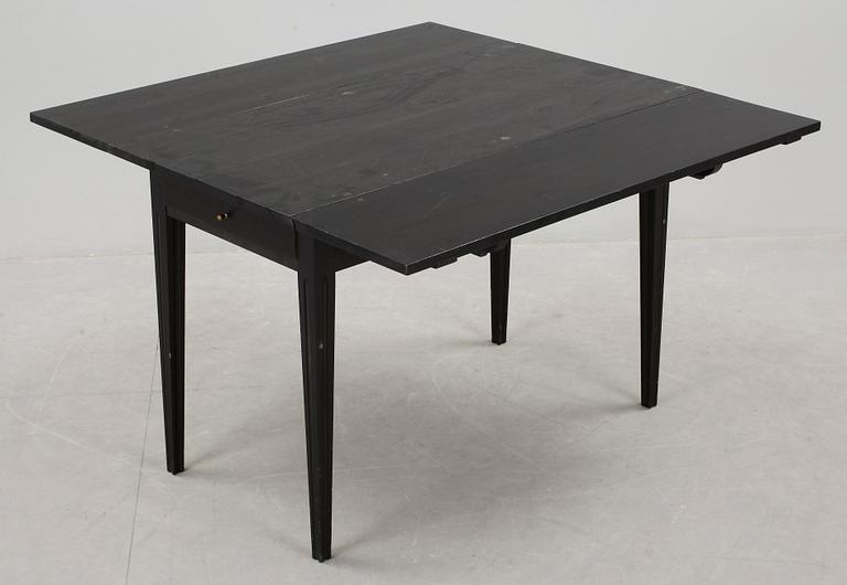 KLAFFBORD, "Alunda", ur Ikeas 1700-tals serie.