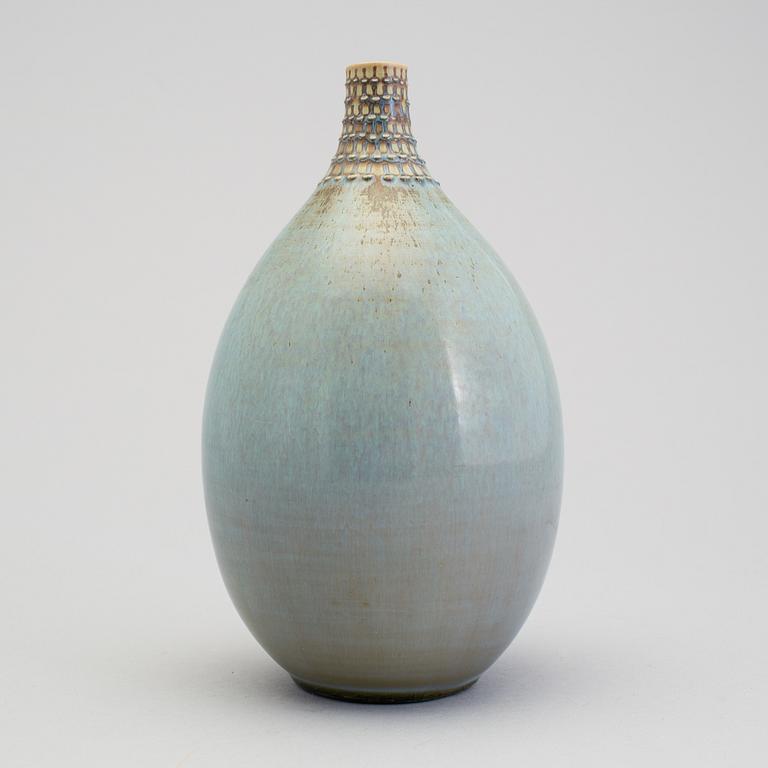 STIG LINDBERG, a stoneware vase, Gustavsberg 1954.