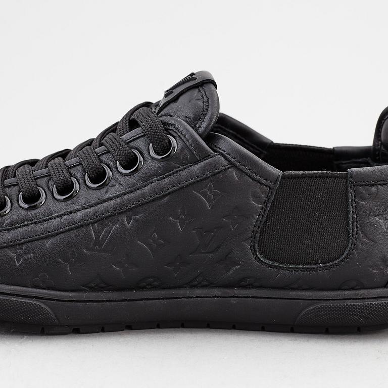 LOUIS VUITTON, a pair of sneakers, size 35,5.