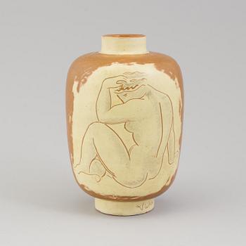 A vase by Vicke Lindstrand for Upsala Ekeby, 1940s.