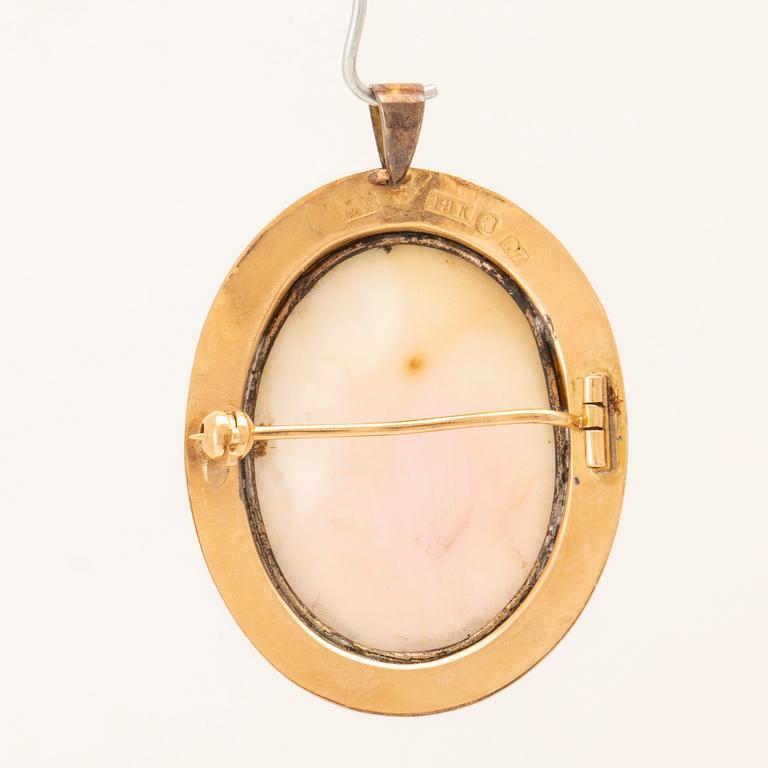 Brosch/hänge 18K guld med snäckskalskamé Stockholm 1917.
