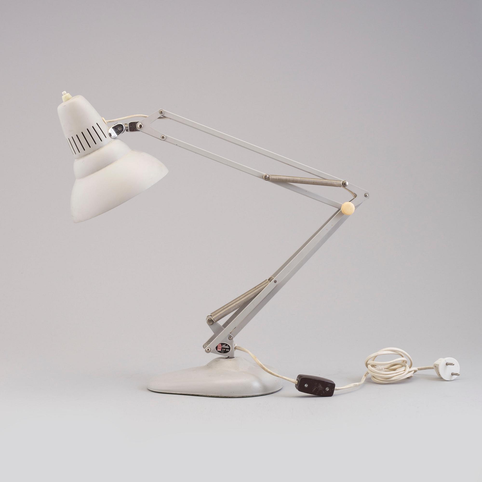 SKRIVBORDSLAMPA, Ledu, 1900-talets mitt.