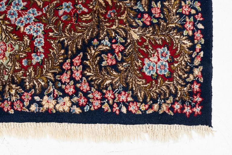 Rug, Kirman, approx. 295 x 222 cm.