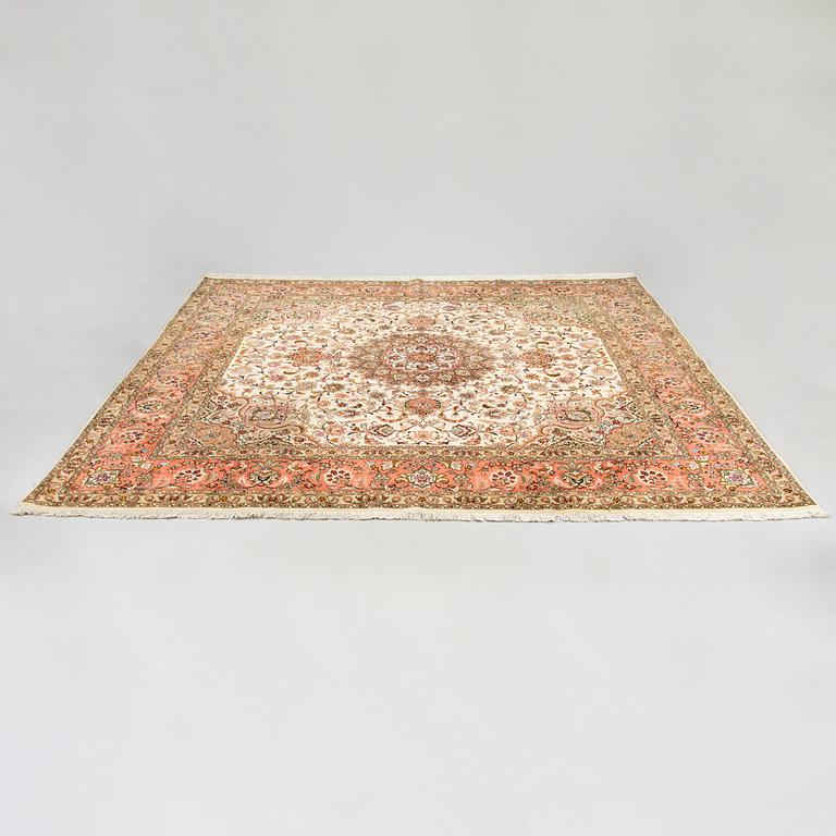 Carpet, Tabriz part silk, 50 raj, ca 255 x 250 cm.
