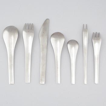 35 pieces of steel cutlery by Svend Siune for Georg Jensen, model "Blå Haj", second half of the 20th century.