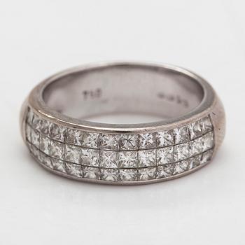 Ring, 18K vitguld med prinsesslipade diamanter ca 1.12 ct totalt. Oulun Koru, 2001.