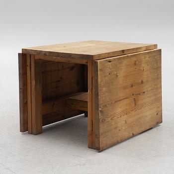 A pine gate-leg table, 1970's/80's.