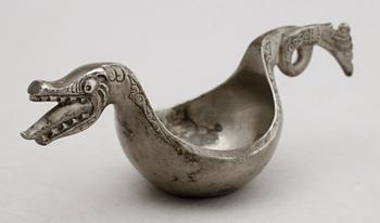 KÅSA, tenn, sign HN, 1800-/1900-tal.