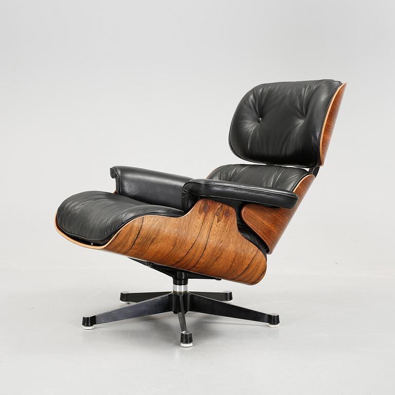 FÅTÖLJ, "Lounge Chair", Charles och Ray Eames, 1900-talets andra hälft.