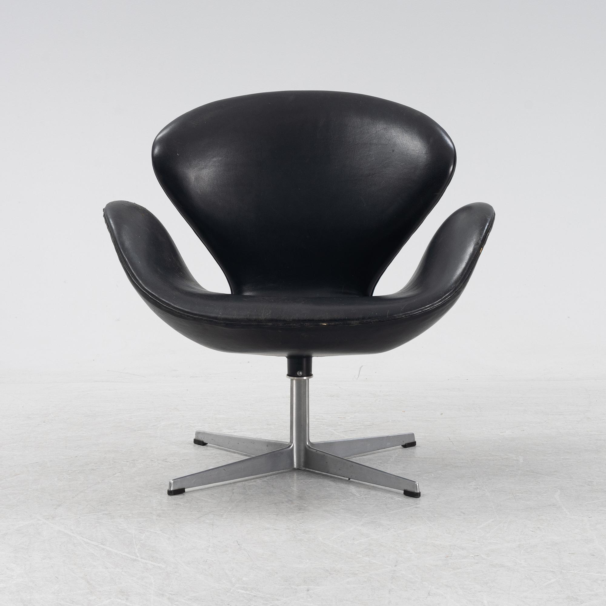 Arne Jacobsen,  fåtölj, "Svanen", Firtz Hansen, Danmark, 1960/70-tal.
