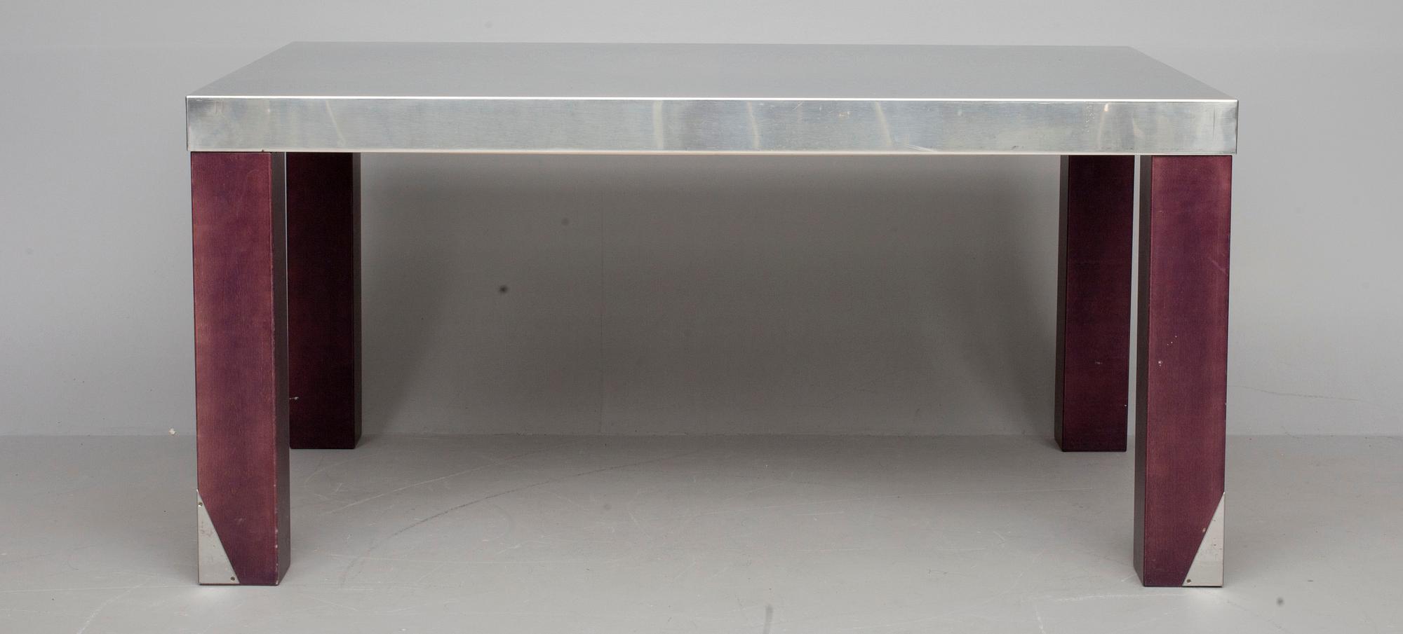 SKRIVBORD / BORD, Antti Eklund och Pekka Hamberg, Animal Design Oy. 1990-talets början.