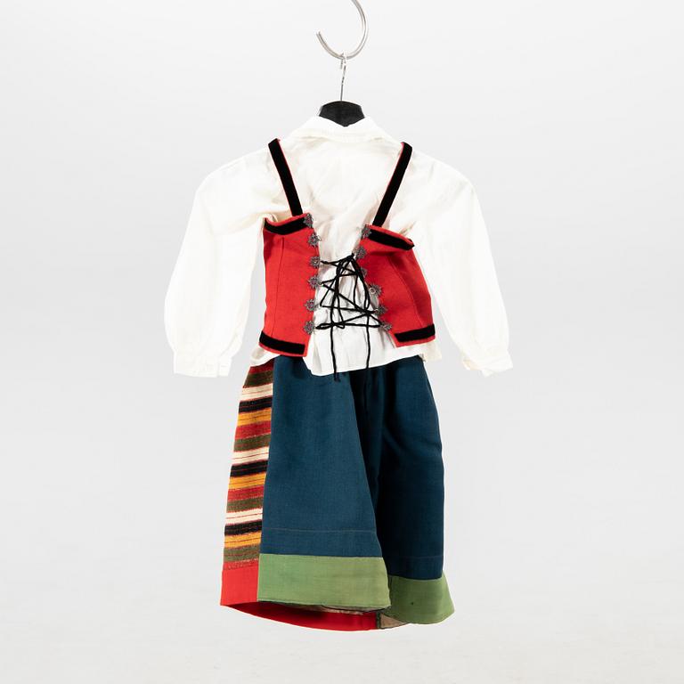 folkdr-kt-dalarna-f-r-barn-1900-talets-f-rsta-h-lft-bukowskis