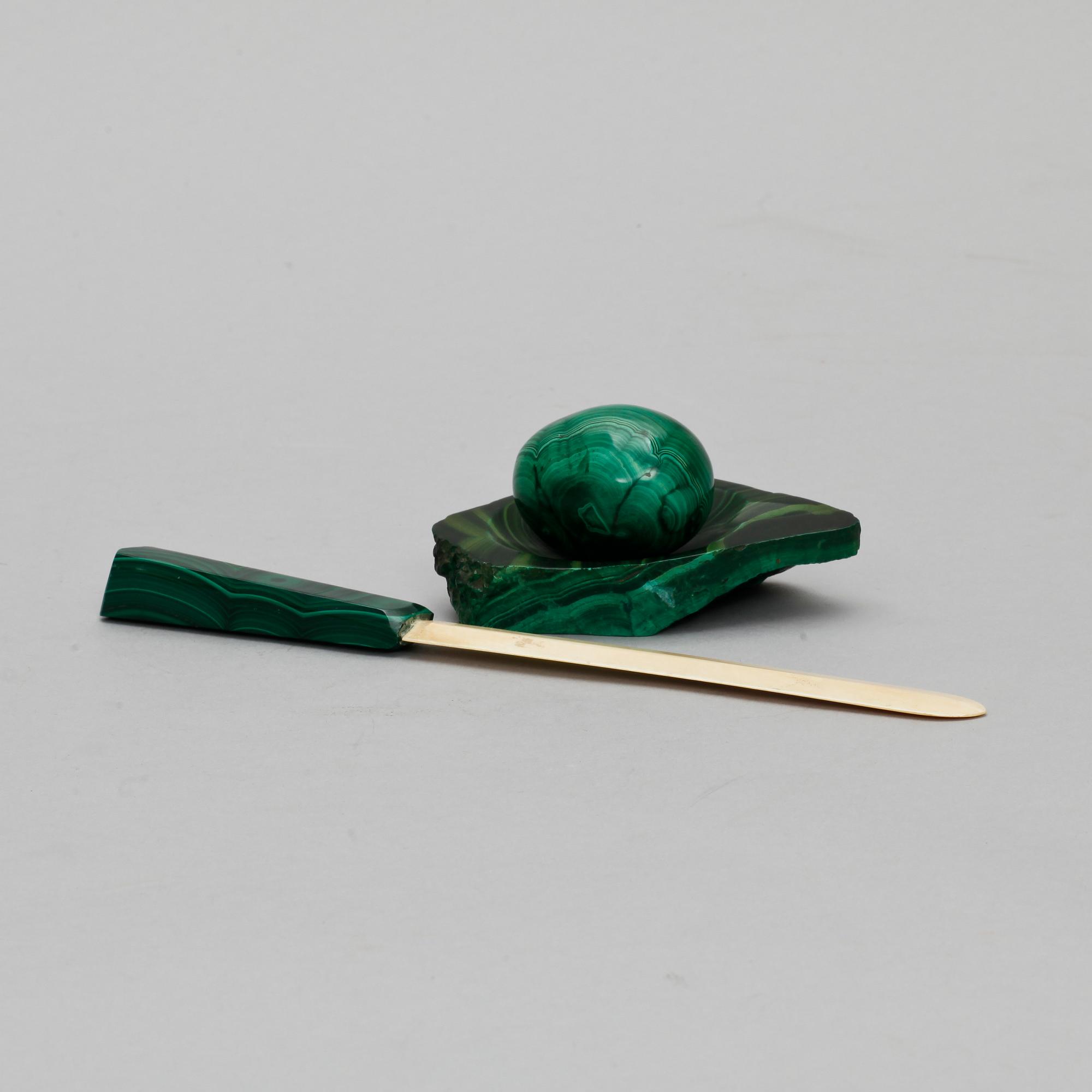 BREVKNIV, ÄGG  samt FAT, 3 delar, malakit, 1900-tal.