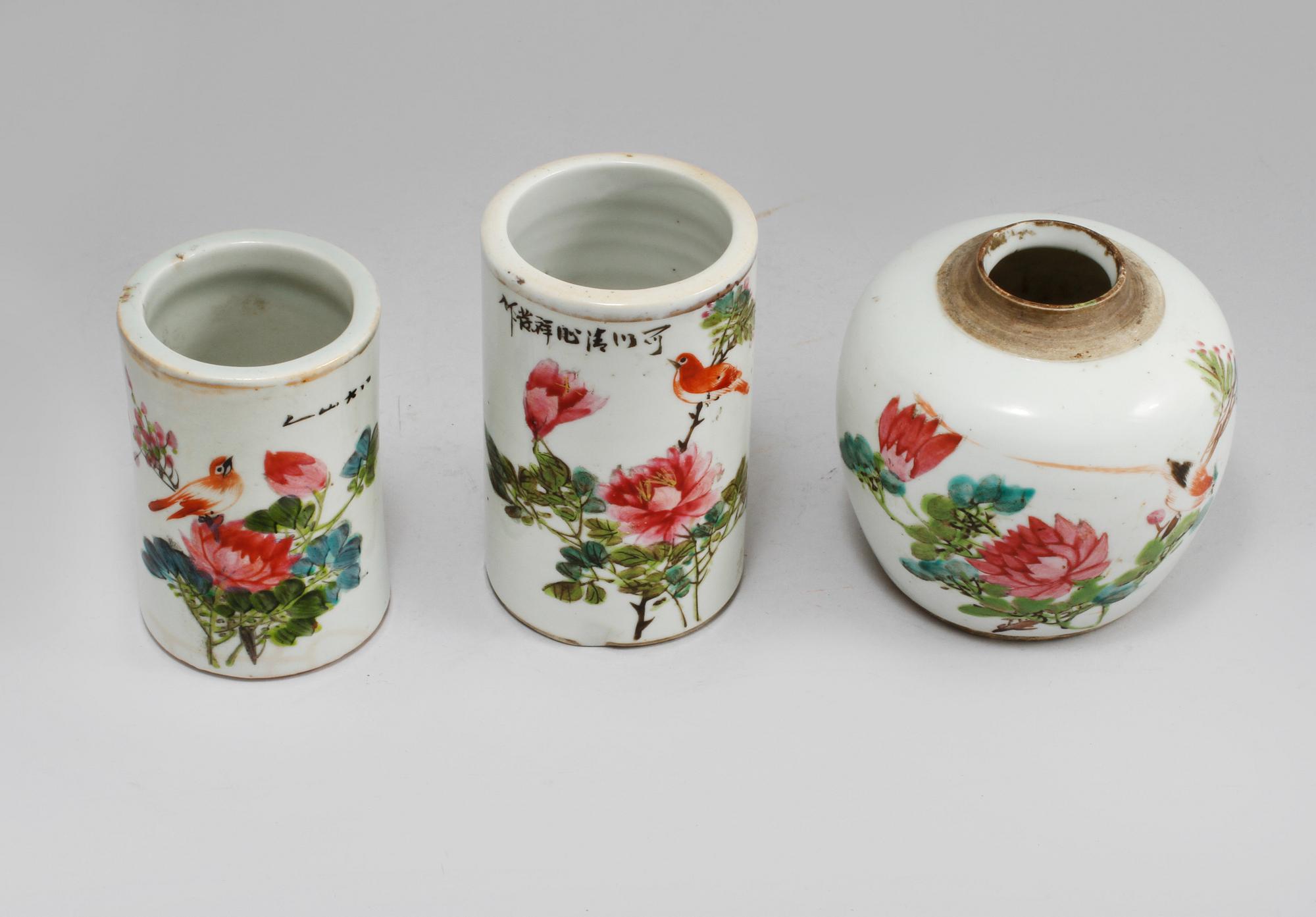 VASER, 2 st, samt BOJAN, porslin, Kina, 1900-tal.