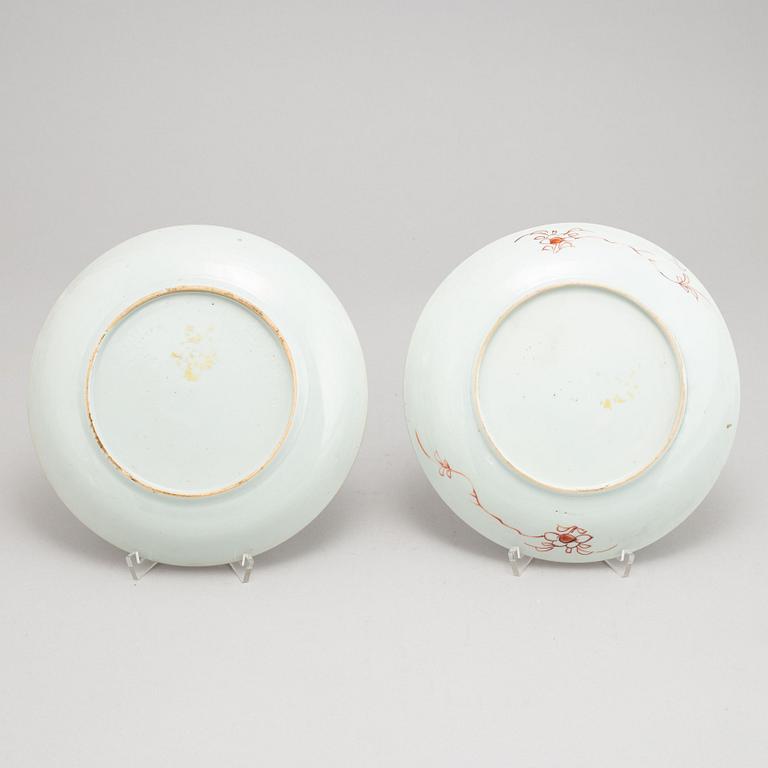 A pair of famille rose dishes, Qing dynasty, 18th Century.