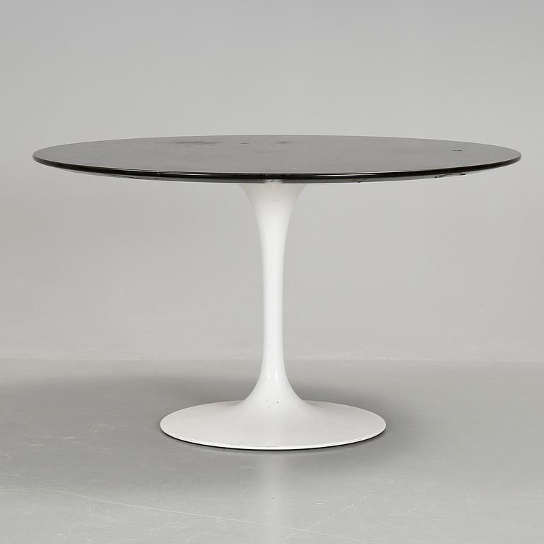 SOFFBORD, "Tulip", Eero Saarinen, Knoll International.