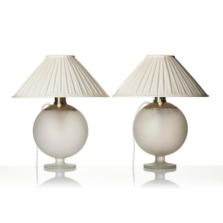 Harald Notini, a pair of table lamps model "15206", Arvid Böhlmarks Lampfabrik, Stockholm, 1930s.