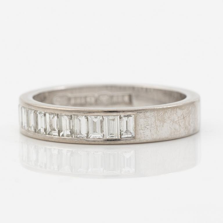 Ring 18K white gold with baguette-cut diamonds, Engelbert.