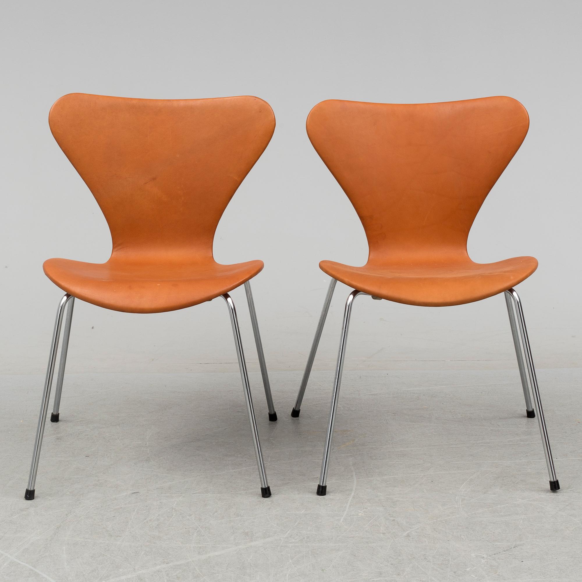 ARNE JACOBSEN, 6 stolar, "Sjuan", Fritz Hansen.