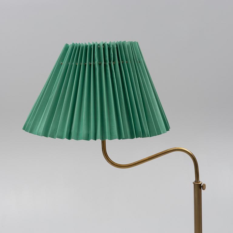 Josef Frank, golvlampa, modell 2568, "Lilla kamelen", Firma Svenskt Tenn.
