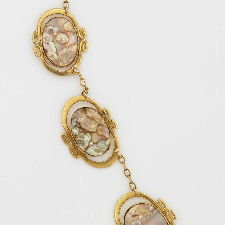 A NECKLACE.