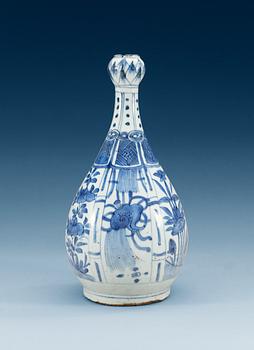 A blue and white bottle flask, Ming dynasty, Wanli (1573-1619).