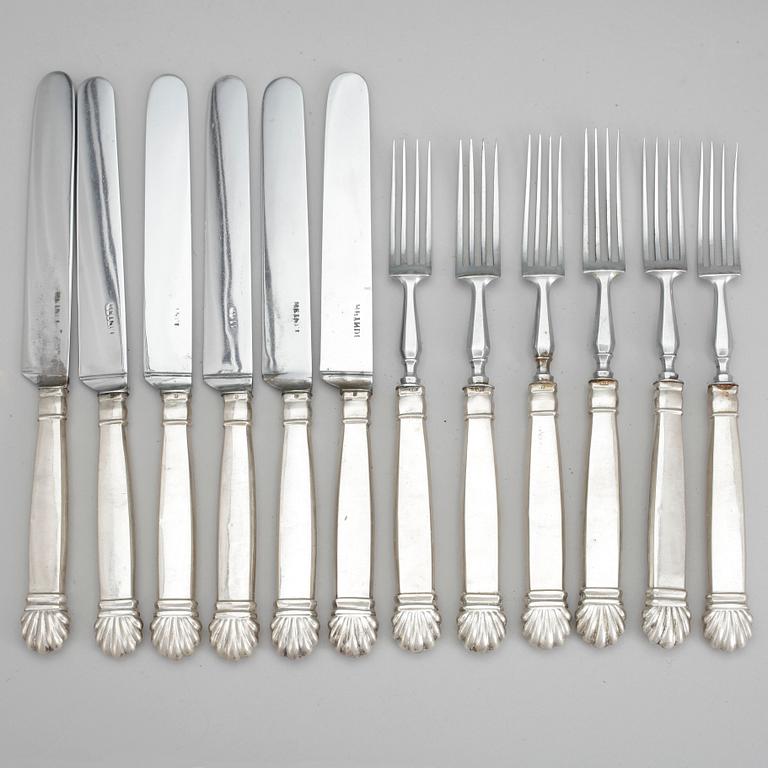 BESTICK, 12 st, delvis silver, otydliga stämplar, 1900-tal.