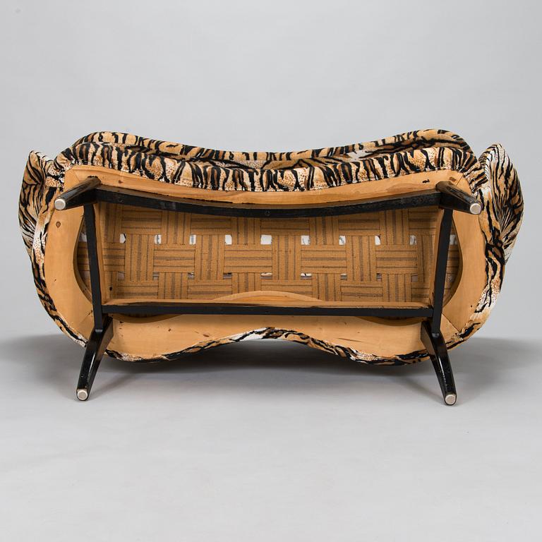 Olof Ottelin, soffa "Duetto" Kervo Snickerifabrik, Stockmann, 1900-talets mitt.