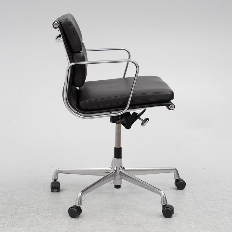 Charles & Ray Eames, office chair, "Soft Pad Chair EA217", Vitra.