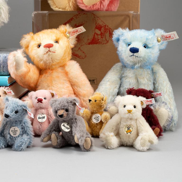 STEIFF, a collection of 6 collectors bears, 15 minibears, five books and one poster.