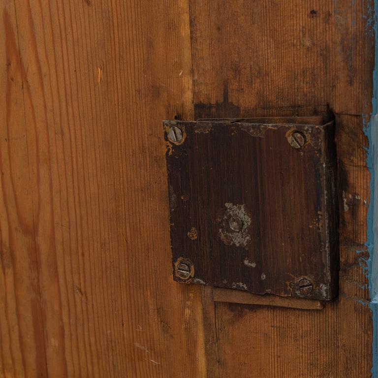 Hängskåp, allmoge, 1800-tal.