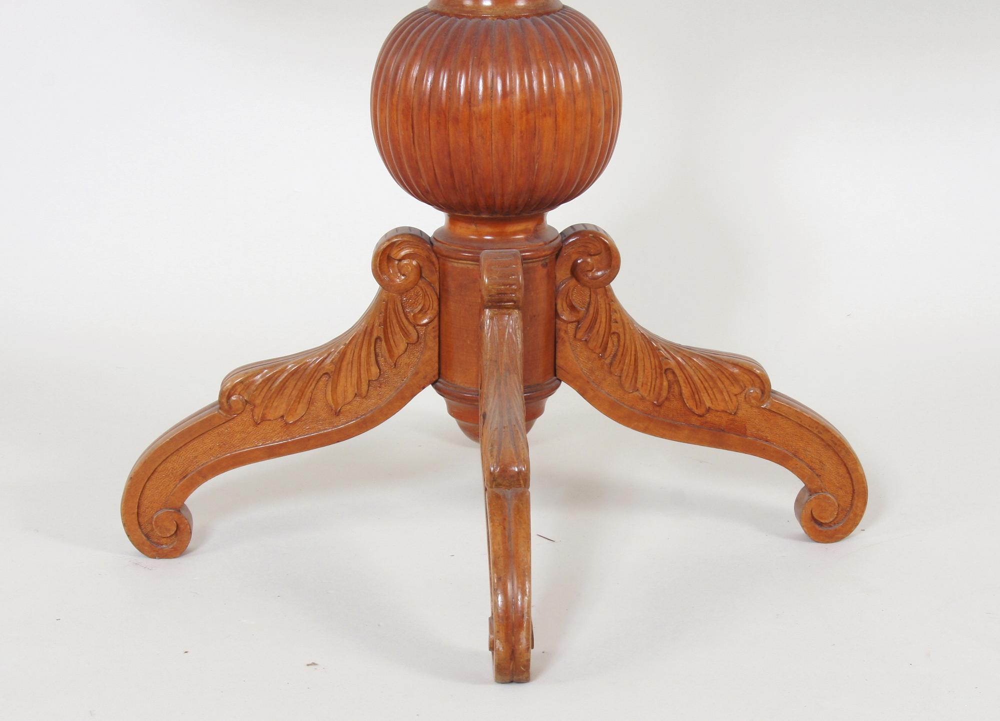 DIVANBORD, Karl Johanstil.