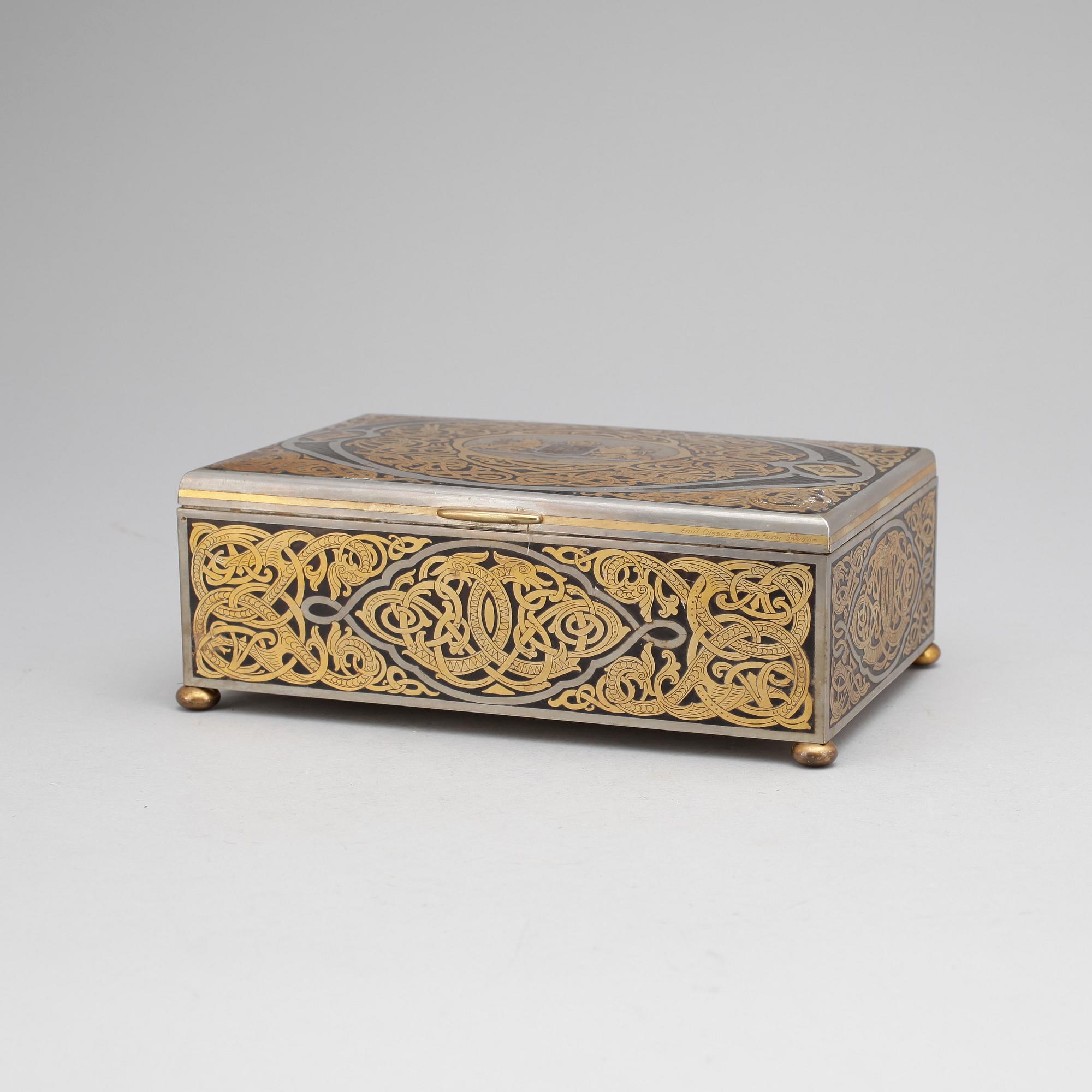 CIGARRSKRIN, etsad stål, Emil Olsson, Eskilstuna, sekelskifte 1800/1900.