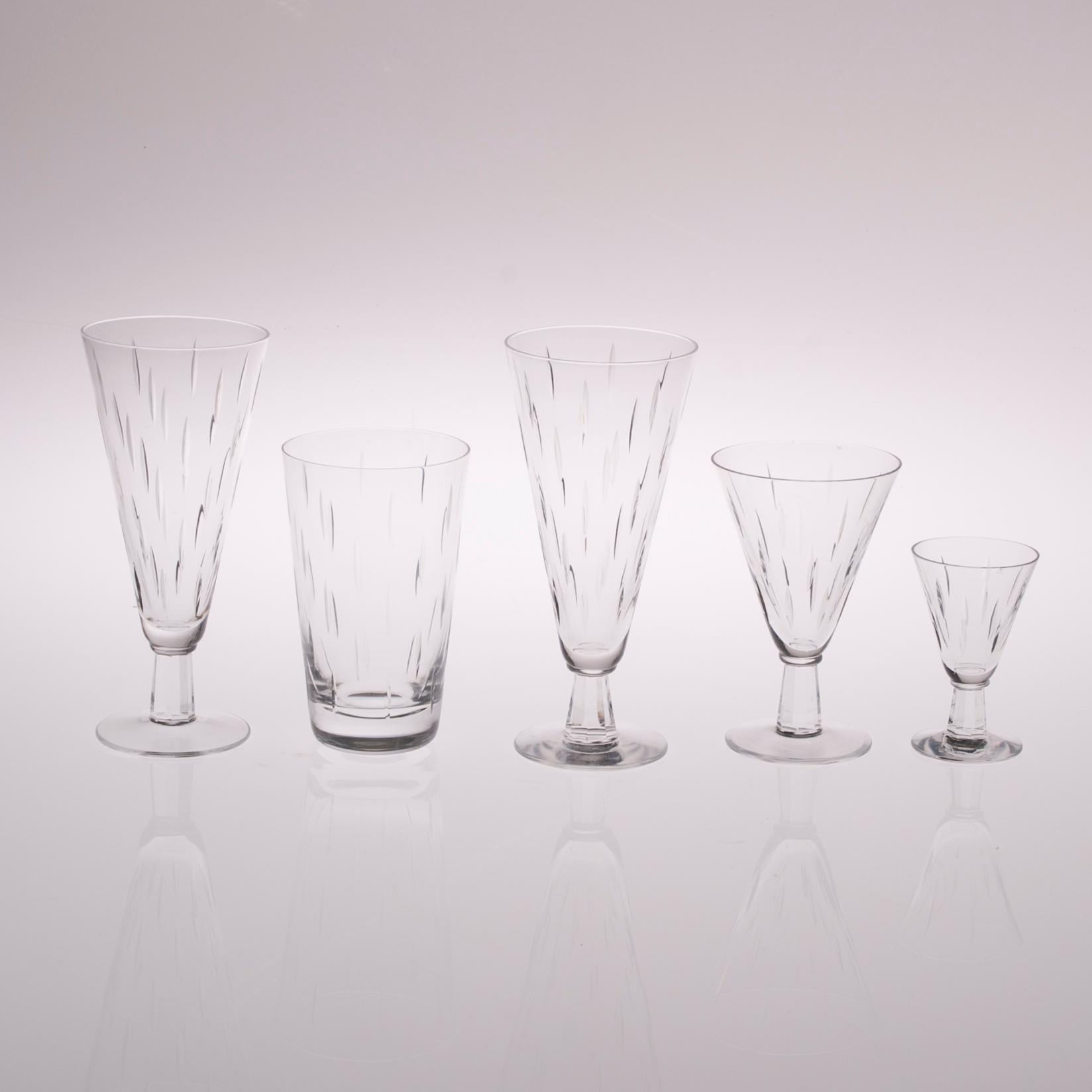 GLASSERVIS, 37 delar, kristall, "Inari", Saara Hopea, Nuutajärvi, design 1953.