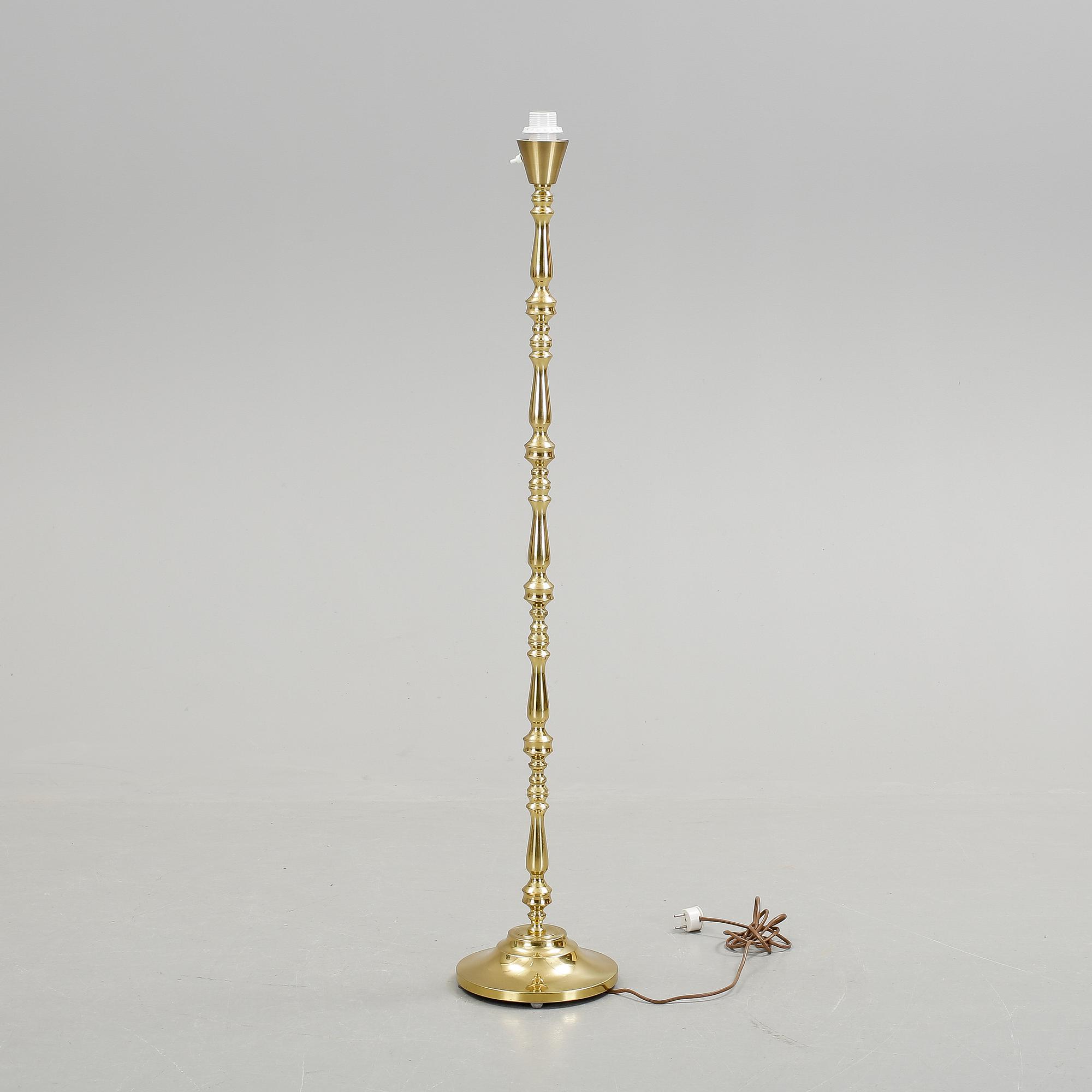 GOLVLAMPA, mässing, 1900-talets andra hälft.