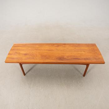 Tove and Edvard Kindt Larsen, coffee table, Seffle Möbelfabrik, 1960s.