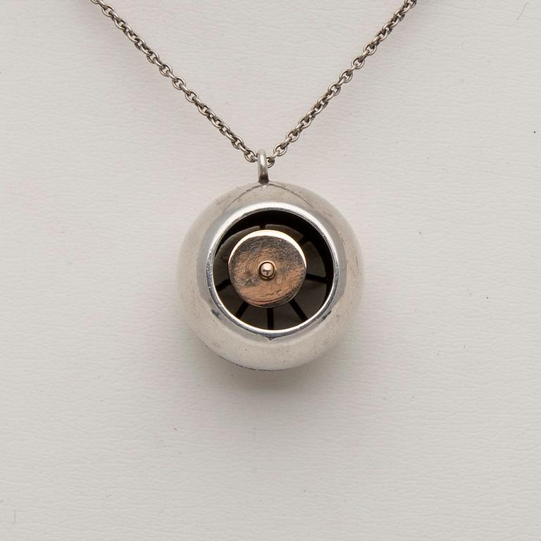 HÄNGE, silver. Kalevala Koru 1966.