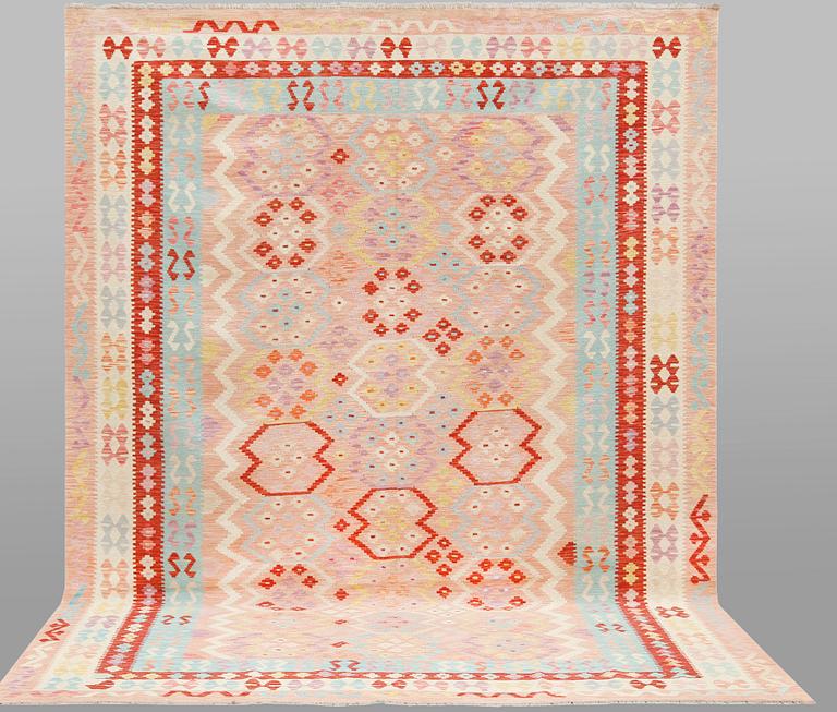 A Kelim carpet, c. 343 x 256 cm.