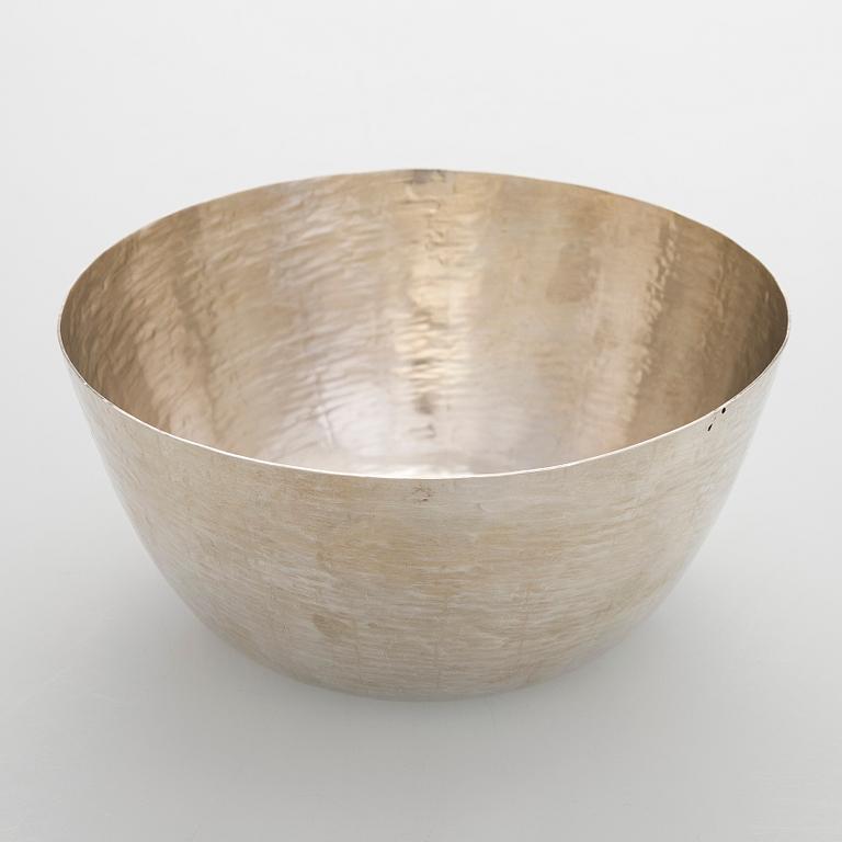 Tapio Wirkkala, A silver bowl, Kultakeskus Hämeenlinna 1981.