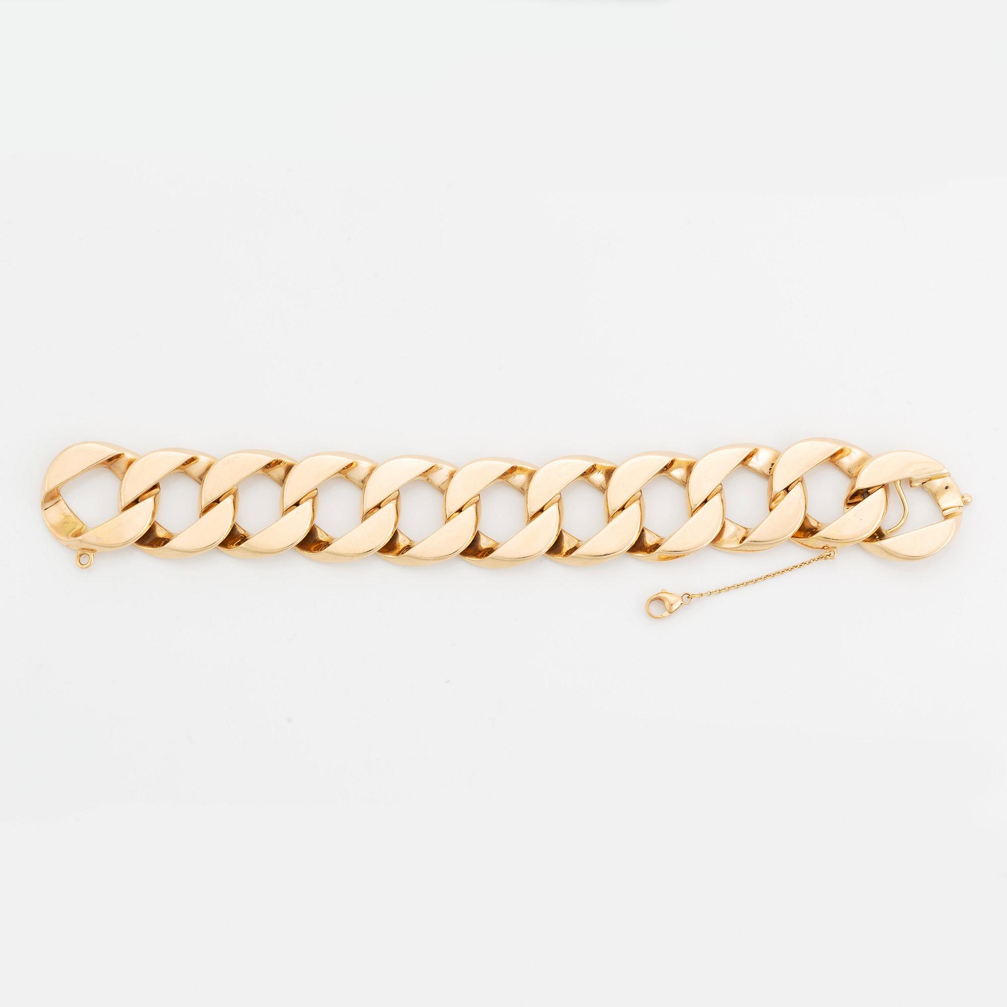 A 14K gold Verdura bracelet.
